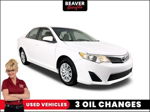Used 2012 Toyota Camry L image 1