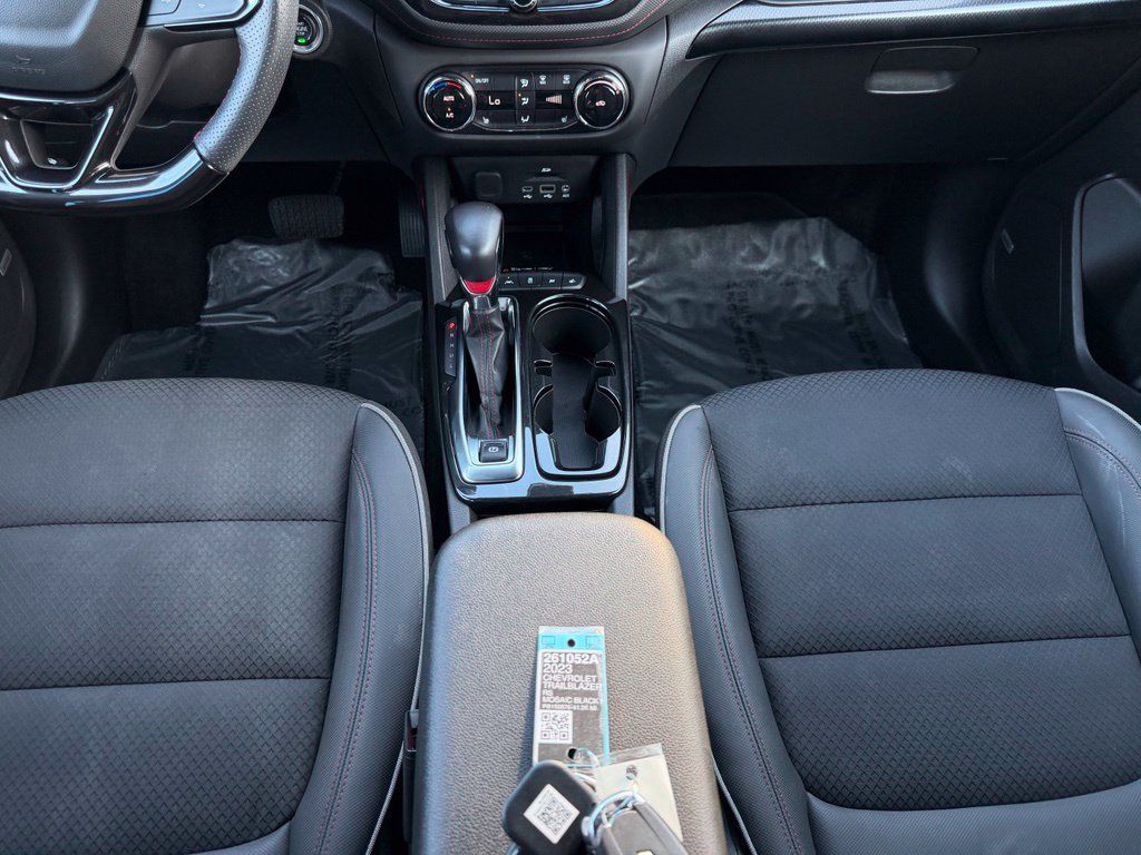 Used 2023 Chevrolet TrailBlazer RS w/ Sun and Liftgate Package FWD image 22
