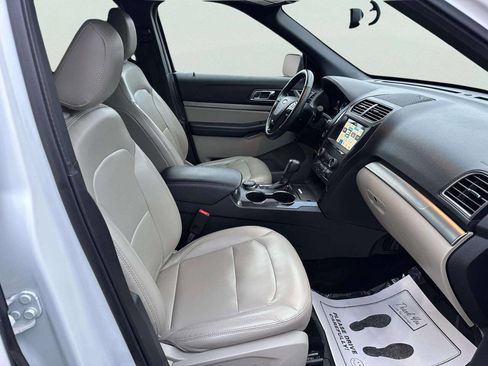 Used 2019 Ford Explorer XLT w/ Equipment Group 202A image 23