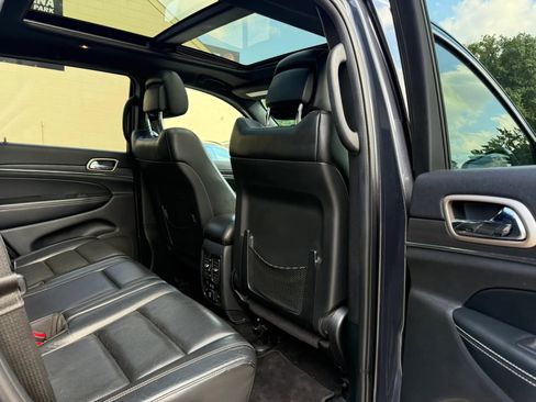 Used 2016 Jeep Grand Cherokee Limited w/ Luxury Group II AWD/4WD image 16