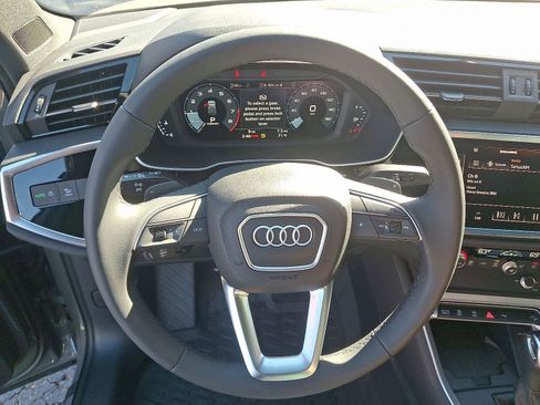 New 2025 Audi Q3 2.0T Premium image 17