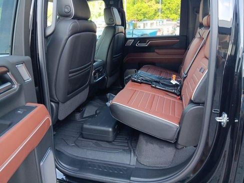 New 2026 GMC Sierra 2500 Denali Ultimate w/ LPO, Black Badging Package AWD/4WD image 13