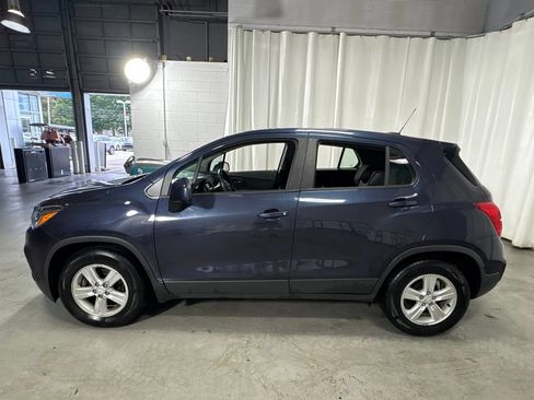 Used 2019 Chevrolet Trax LS FWD image 4