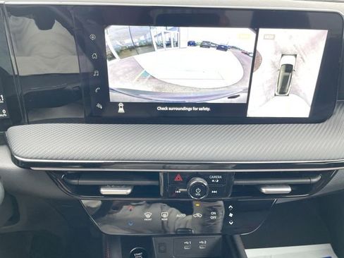 Used 2025 Nissan Kicks SR image 23