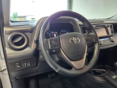 Used 2018 Toyota RAV4 XLE w/ Plus Extra Value Package AWD/4WD image 9