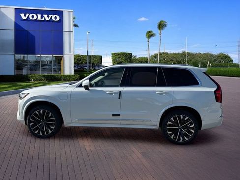 New 2026 Volvo XC90 T8 Plus w/ Protection Package AWD/4WD image 4