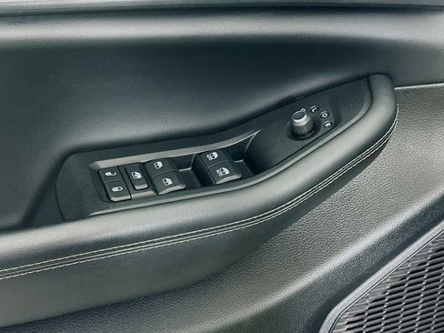 Used 2023 Jeep Grand Cherokee Laredo w/ Luxury Tech Group I AWD/4WD image 15