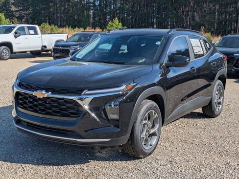 New 2026 Chevrolet Trax LT w/ Driver Confidence Package FWD image 5