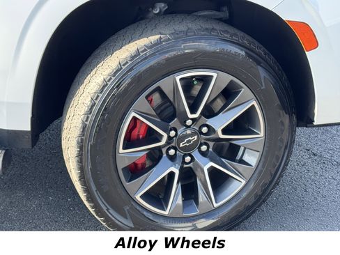 Used 2022 Chevrolet Suburban Z71 image 14