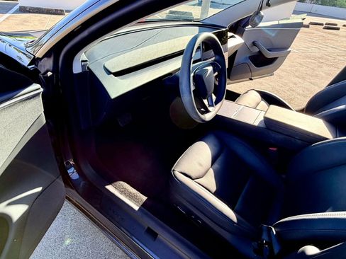 Used 2025 Tesla Model 3 RWD image 33