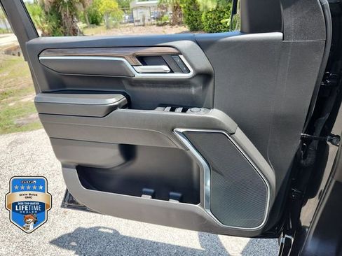 Certified 2025 Chevrolet Silverado 1500 LT AWD/4WD image 18
