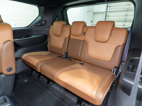 Used 2025 Nissan Armada Platinum Reserve AWD/4WD image 38
