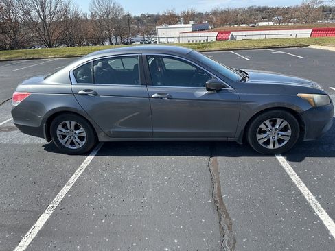 Used 2011 Honda Accord LX-P image 4