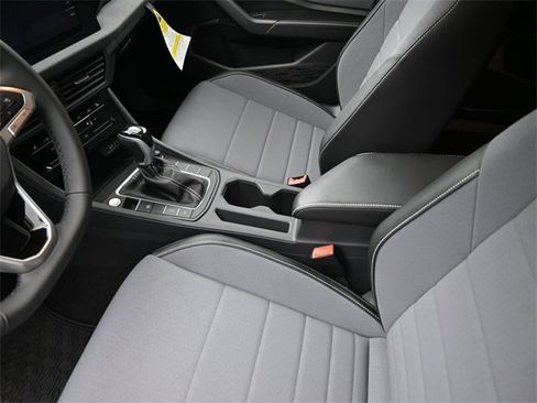 New 2026 Volkswagen Jetta SE image 33