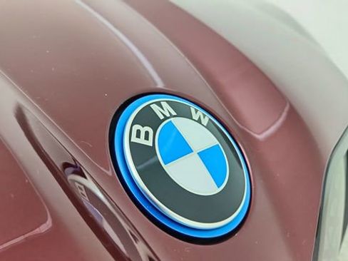 Used 2023 BMW iX xDrive50 w/ Premium Package image 16