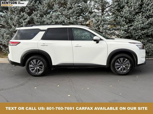 Used 2025 Nissan Pathfinder SV image 11