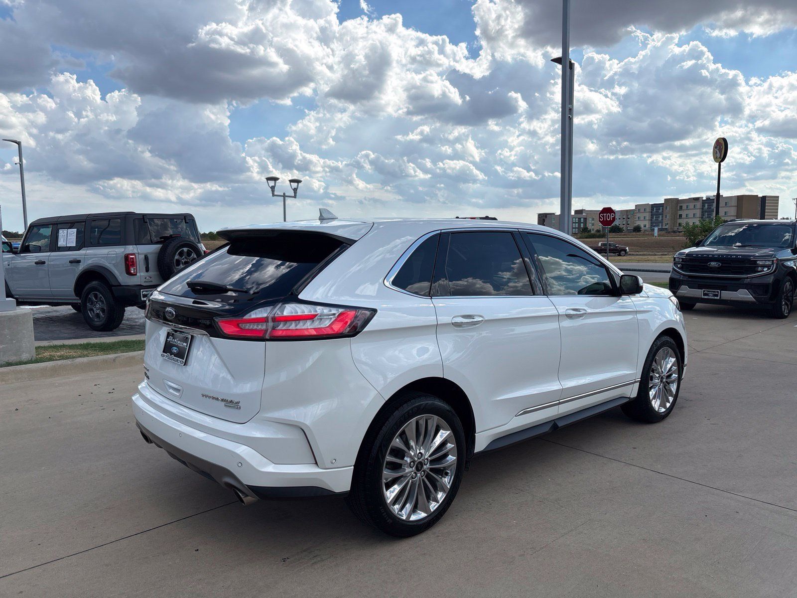 Used 2020 Ford Edge Titanium w/ Equipment Group 301A FWD image 6