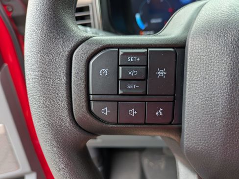 Certified 2025 Ford F250 XLT w/ Black Appearance Package AWD/4WD image 19