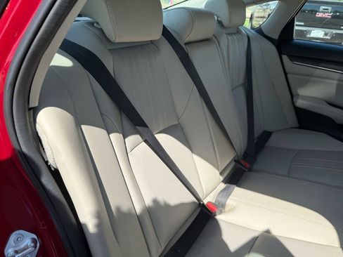 Used 2021 Honda Accord Touring image 22