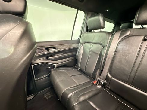 Used 2022 Jeep Wagoneer Series II AWD/4WD image 12