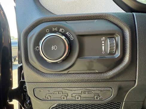 Used 2024 Jeep Wrangler Willys image 16