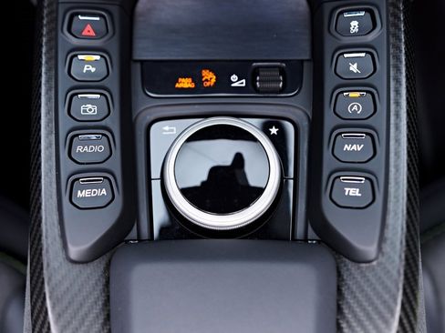 Used 2023 Aston Martin V8 Vantage Roadster image 67