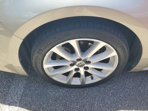 Used 2013 Toyota Avalon Limited image 3