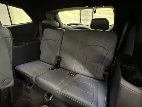 Used 2023 Buick Enclave Premium w/ Experience Buick Package AWD/4WD image 18