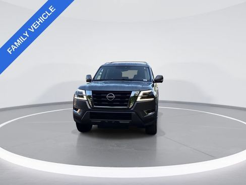 Used 2022 Nissan Armada SL w/ Captain's Chairs Package AWD/4WD image 3