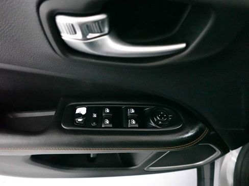 Used 2019 Jeep Compass Limited AWD/4WD image 11