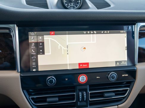 New 2026 Porsche Macan image 19