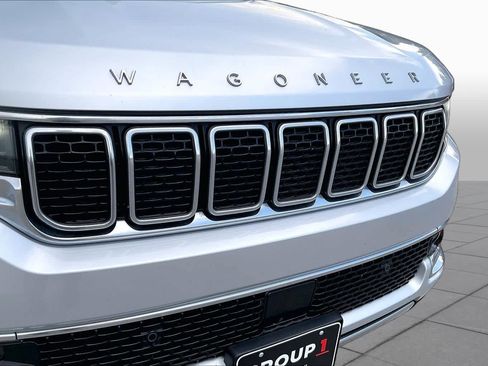 Used 2022 Jeep Wagoneer Series III w/ Flexible Seating Group AWD/4WD image 28