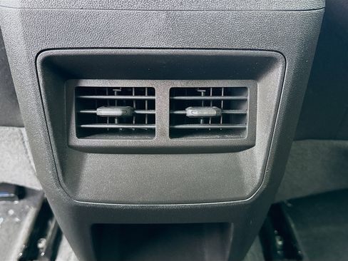 Used 2025 Chevrolet Colorado W/T image 16