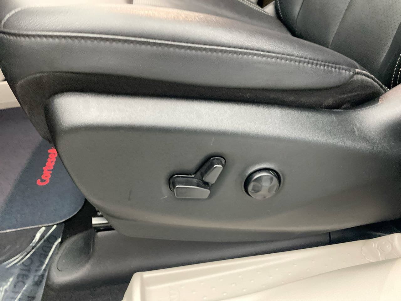 Used 2024 Chrysler Pacifica Touring-L FWD image 13