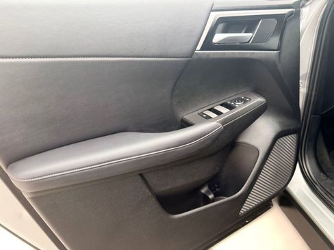 Used 2024 Mitsubishi Outlander SE image 10