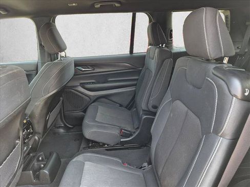 Used 2024 Jeep Grand Cherokee L Laredo RWD image 9