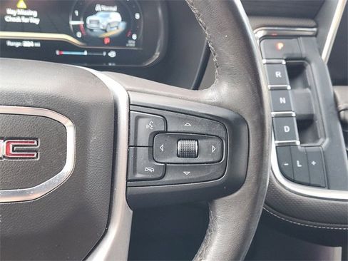 Used 2022 GMC Yukon SLT w/ SLT Luxury Package image 28