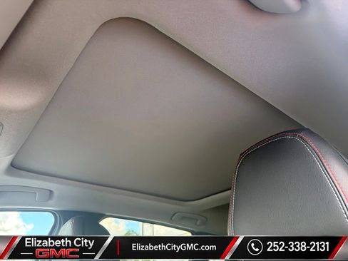 Used 2025 Nissan Kicks SR w/ SR Premium Package FWD image 7