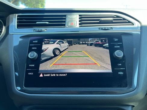 Used 2020 Volkswagen Tiguan SE R-Line AWD/4WD image 34