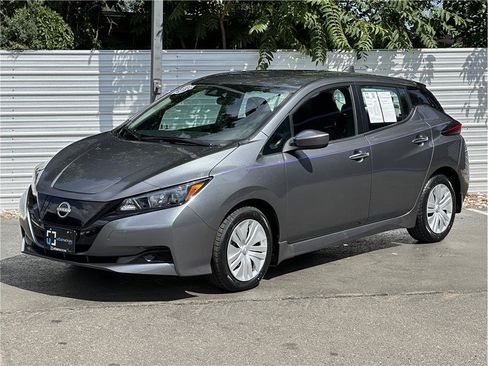 Used 2025 Nissan Leaf S FWD image 6