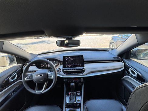 Used 2025 Jeep Compass Limited AWD/4WD image 34