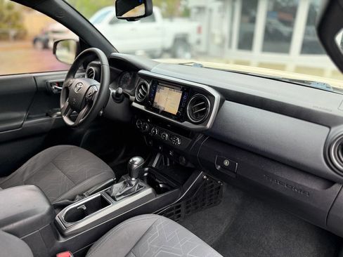 Used 2016 Toyota Tacoma TRD Off-Road w/ Towing Package image 26