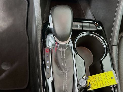 Used 2025 Buick Encore GX Preferred AWD/4WD image 22
