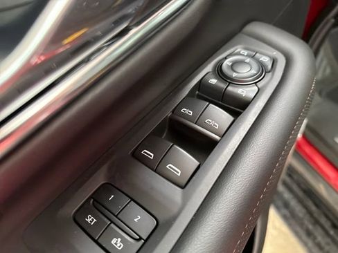 Used 2024 GMC Yukon AT4 w/ Technology Package image 11