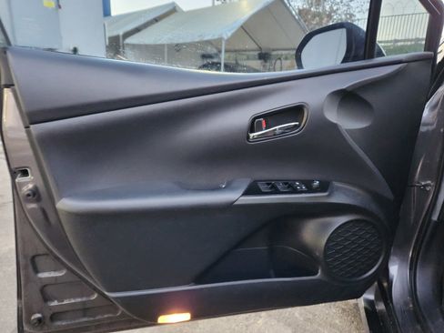 Used 2021 Toyota Prius Prime Limited image 15