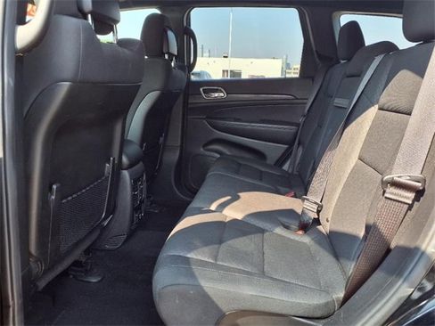 Used 2019 Jeep Grand Cherokee Laredo w/ Security & Convenience Group image 9