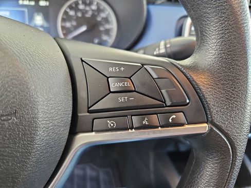 Used 2023 Nissan Versa SV image 12