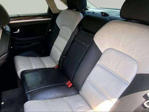 Used 2007 Audi S8 AWD/4WD image 17