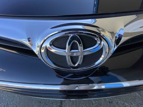 Used 2016 Toyota Avalon Touring image 32