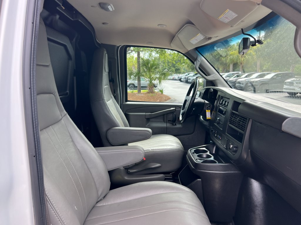 Used 2023 GMC Savana 2500 Extended w/ Driver Convenience Package RWD image 18